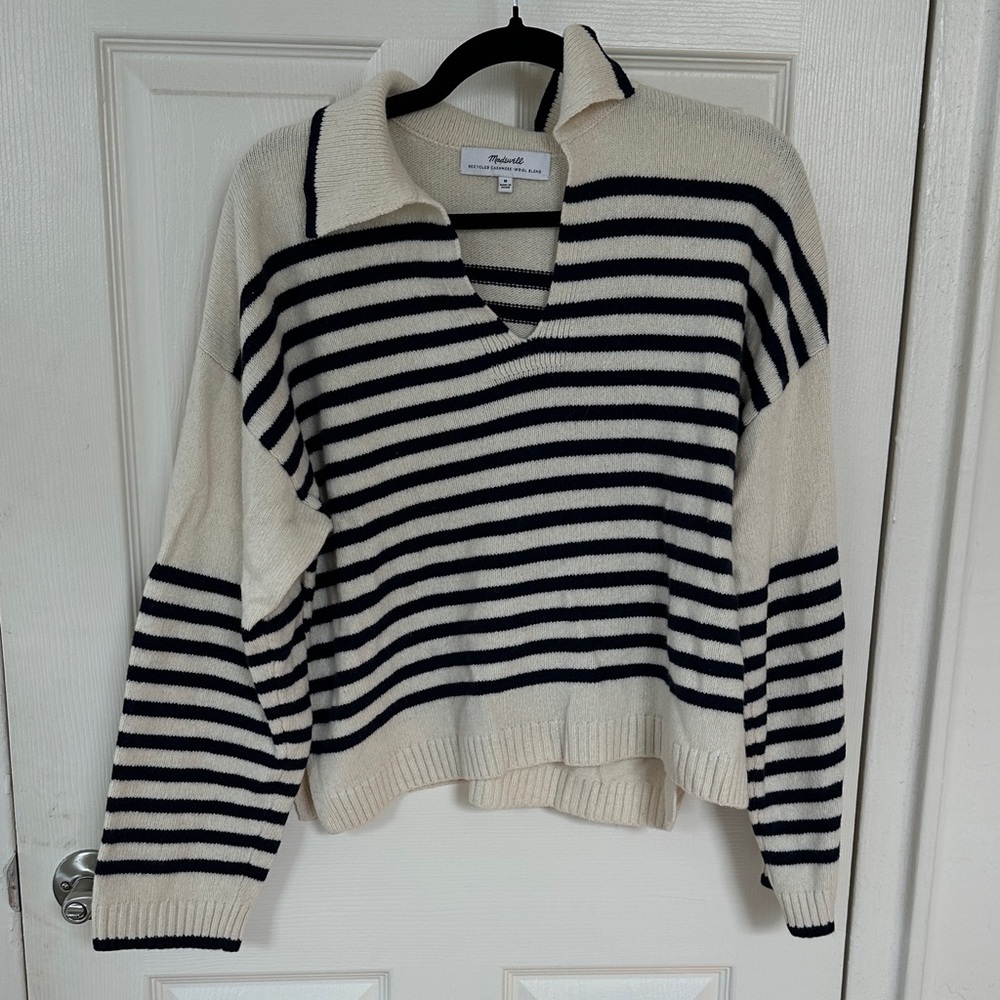 Madewell Striped V-Neck Sweater in Navy and Cream (Cashmere)